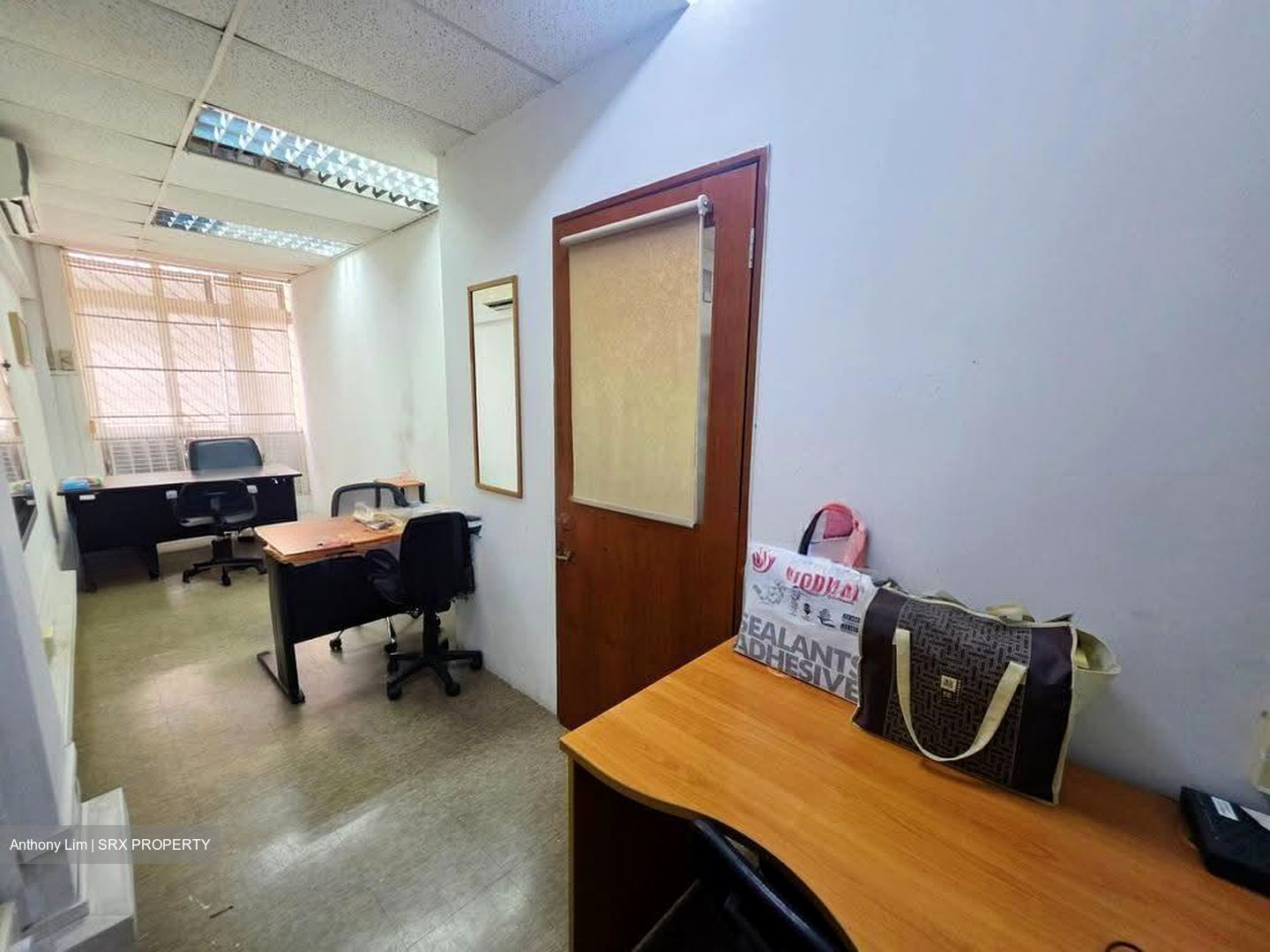 Hongkong Street (D1), Office #630589841
